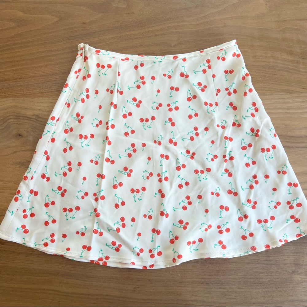 Zara Cherry Satin Mini Skirt Size XS - Picture 7 of 10